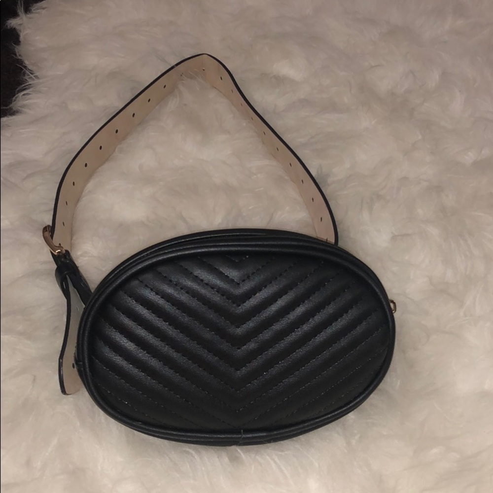 Chevron Quilted Fanny Pack